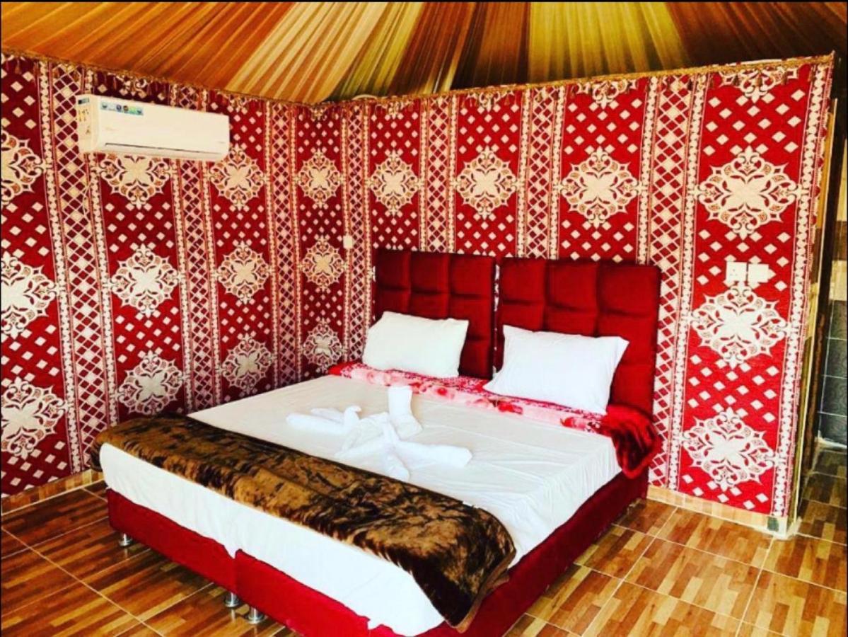 Royal Luxury Camp Wadi Rum Exterior photo
