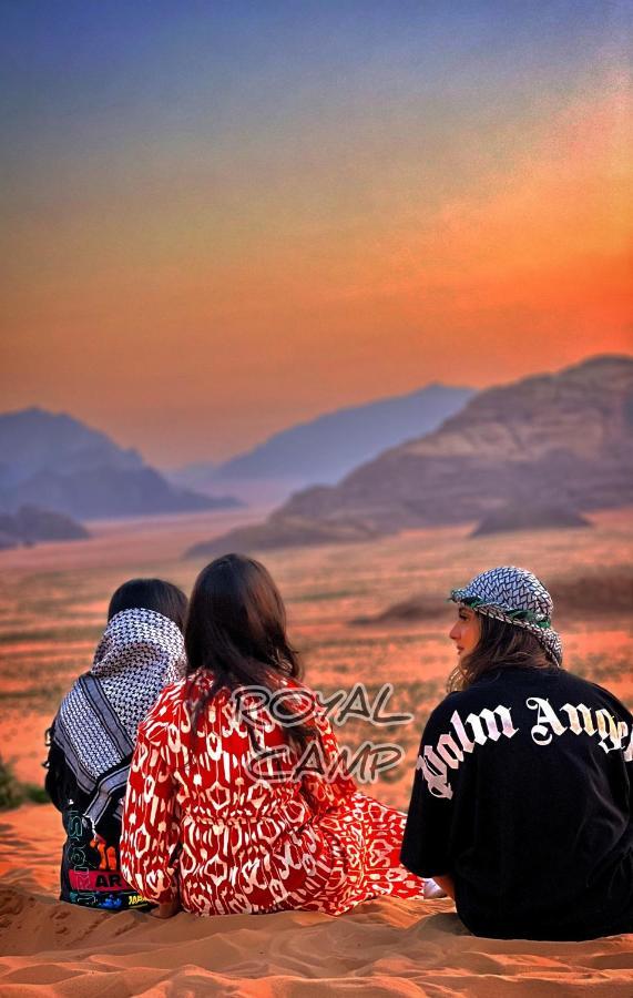 Royal Luxury Camp Wadi Rum Exterior photo