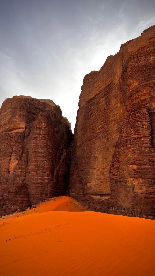 Royal Luxury Camp Wadi Rum Exterior photo